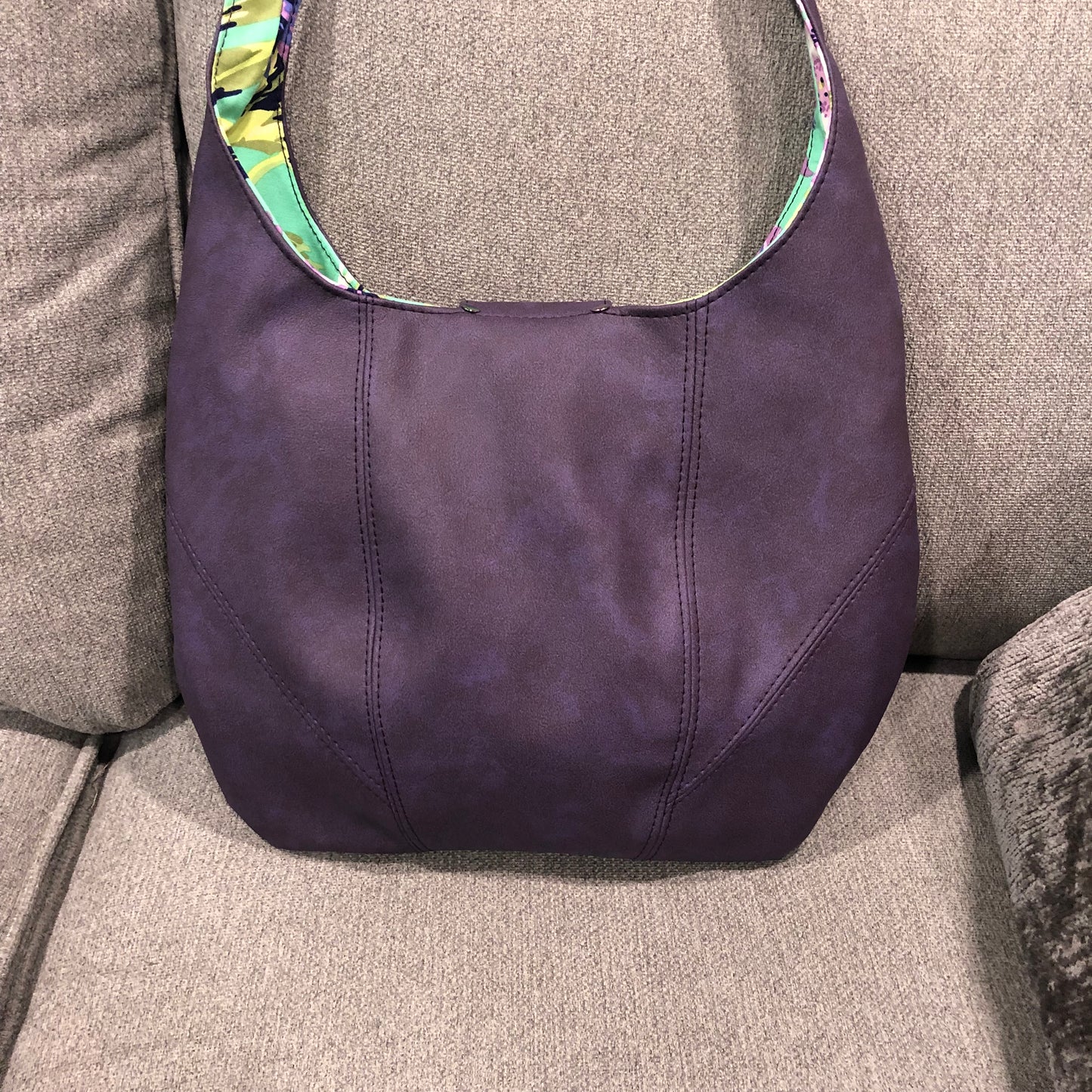 Back of purple hobo