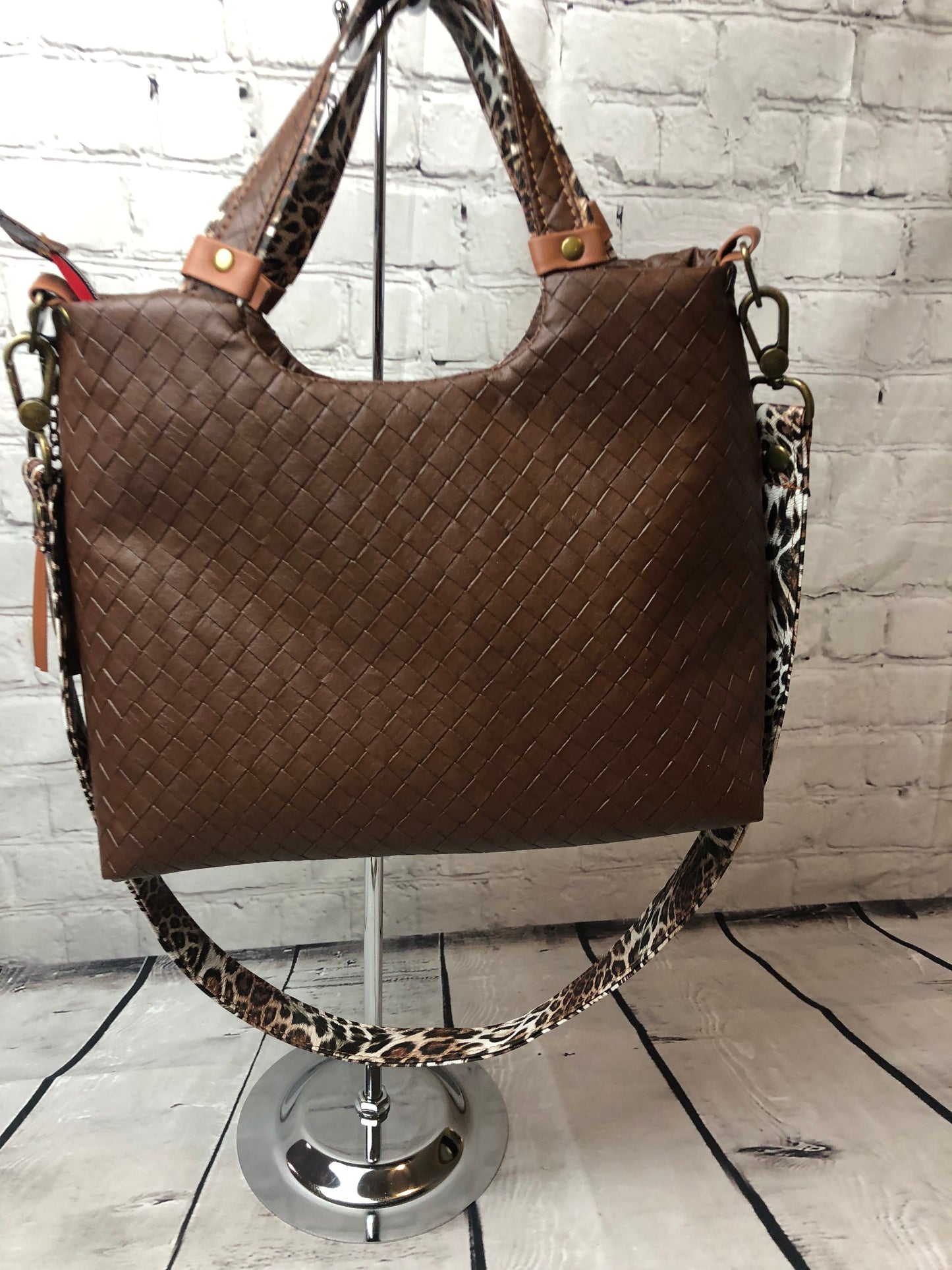 Cute handbag in brown textures vinyl and animal print