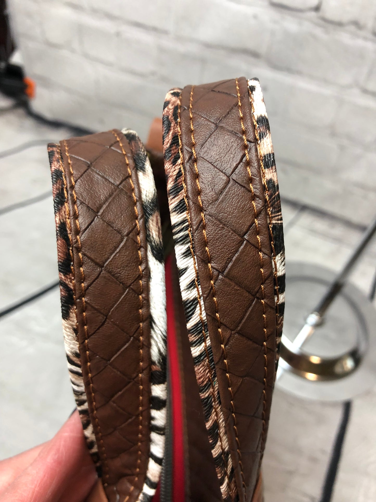 Cute handbag in brown textures vinyl and animal print