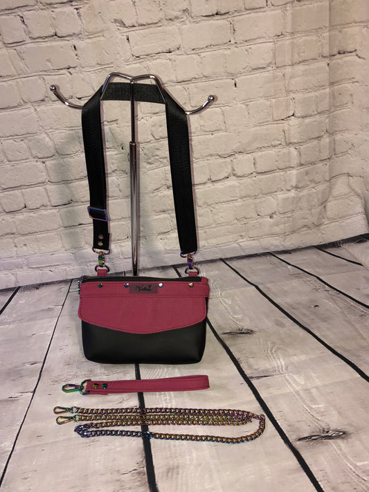 Neo crossbody, 2 exterior pockets, 3 strap option