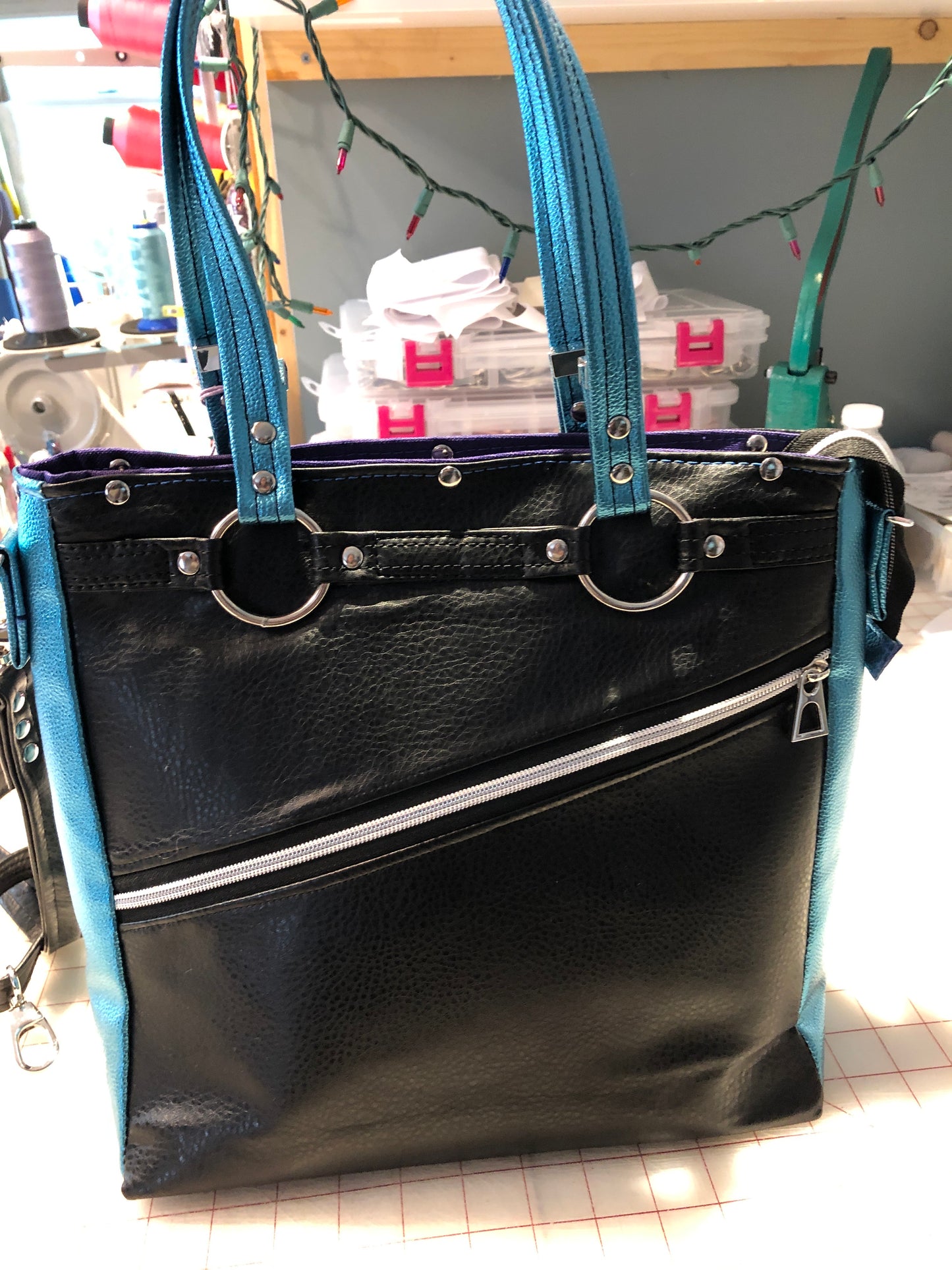 Large handbag/shoulder bag