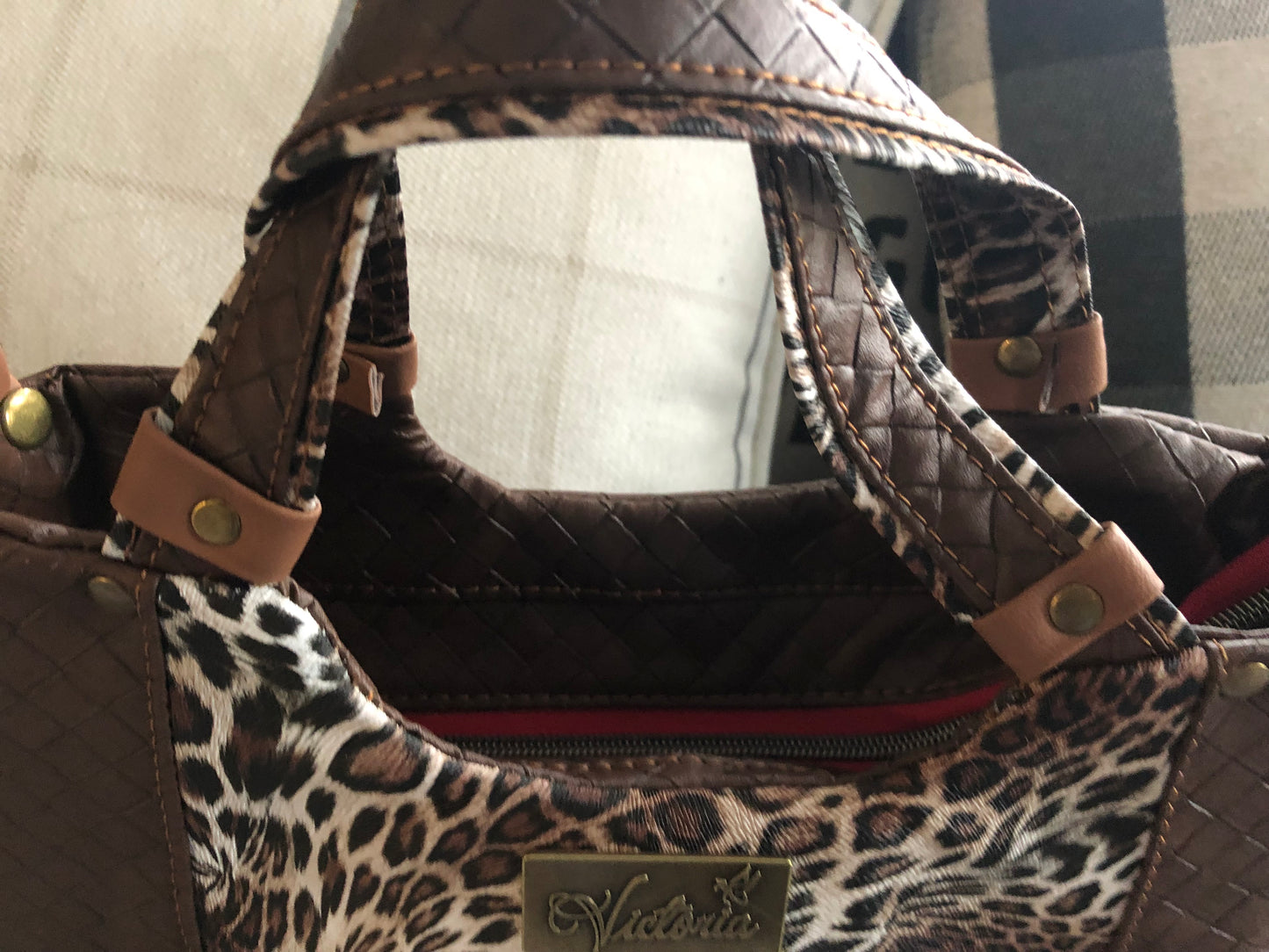 Cute handbag in brown textures vinyl and animal print