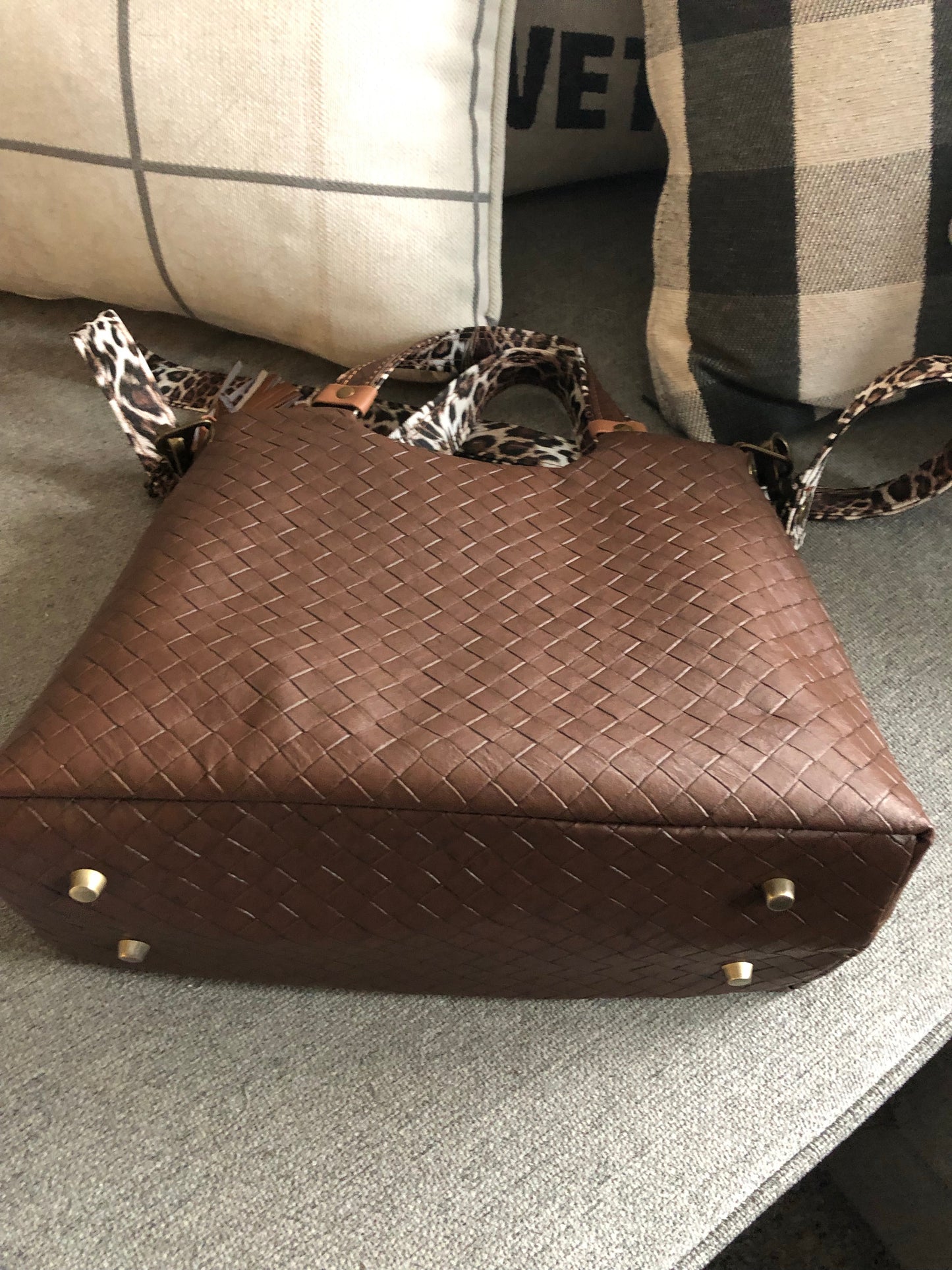 Cute handbag in brown textures vinyl and animal print