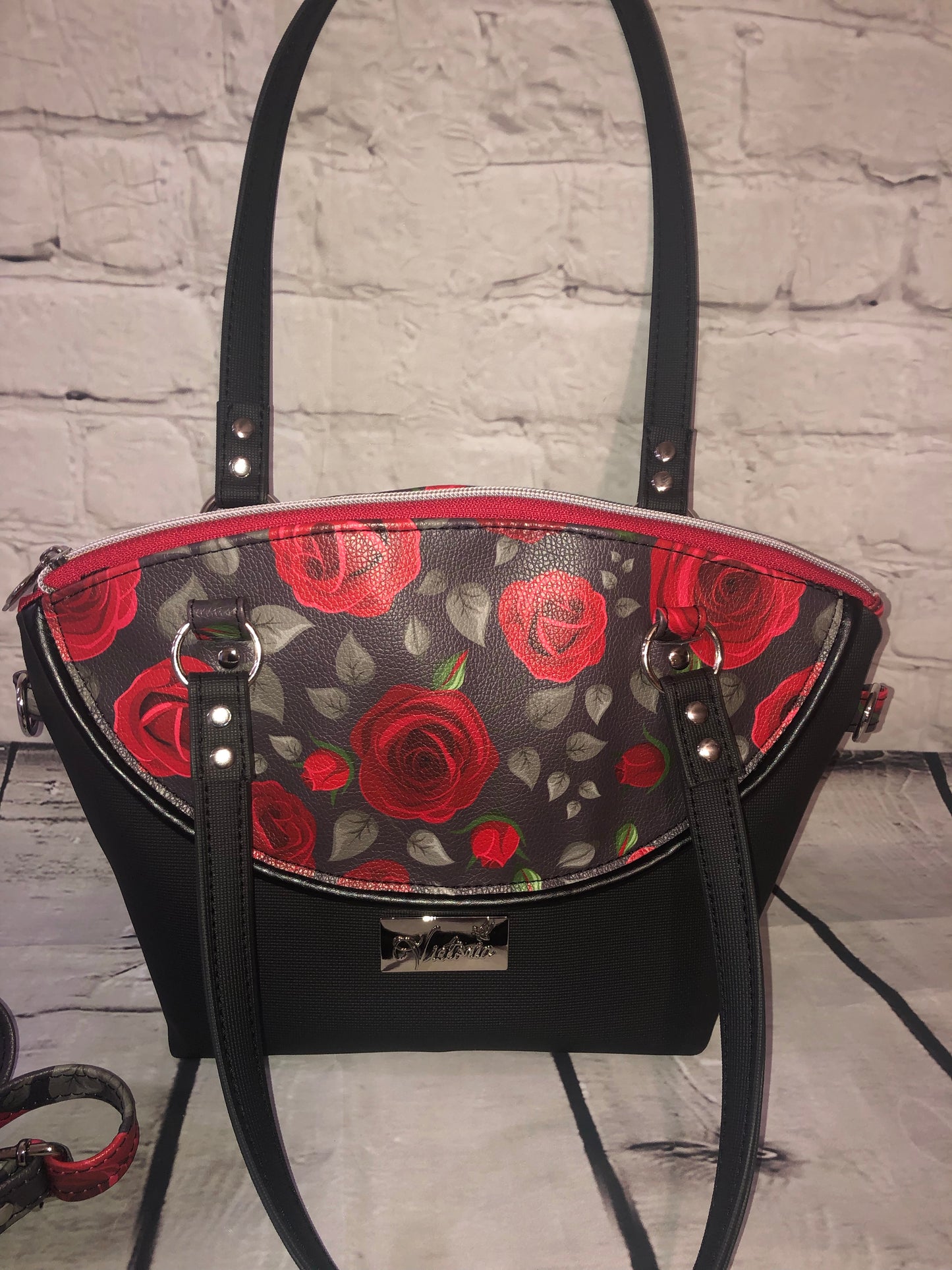 The Poppy purse, with roses