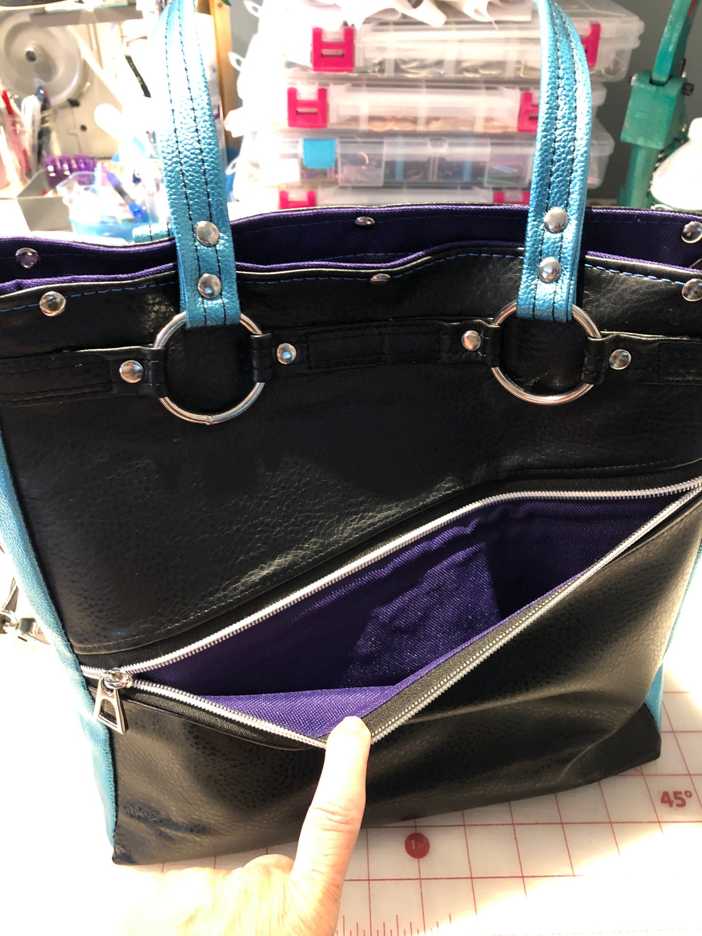 Large handbag/shoulder bag